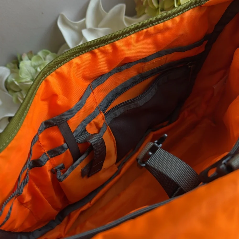 RARE Retired Style! Patagonia Half Mass 15L Messenger Bag in Green